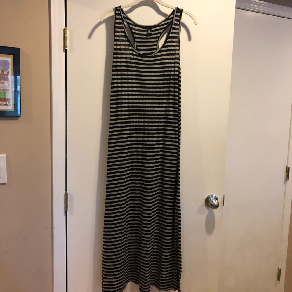 Forever 21 Women’s medium maxi dress
